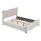 Letto a piattaforma imbottito in velluto color beige, matrimoniale, con testiera e pediera