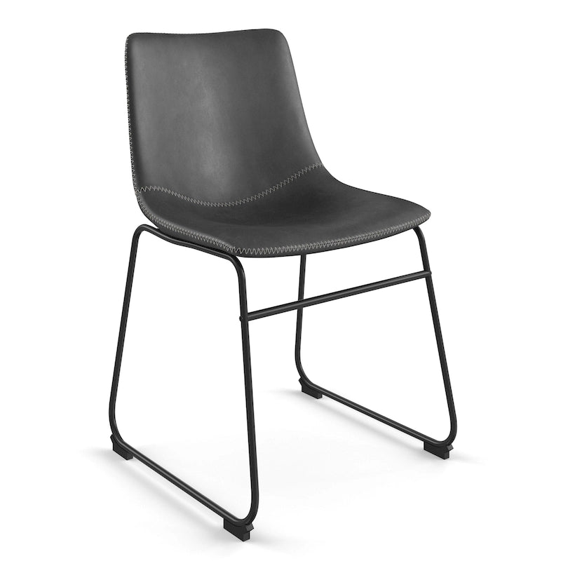 Sedie laterali in pelle vegana con base a slitta in metallo nero (set di 2)